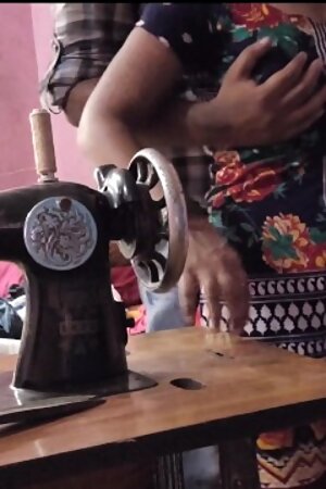 Kapada Silane Gai Ladaki Ko Darji Ne Acche Se Chod Diya