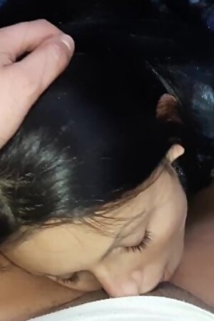 Она застукала меня за курением и чтобы я никому не рассказала, она мне вылизала киску