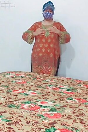 Desi Hindi Girl Sex with Cucumber