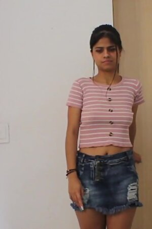 Mi Hermanastra me Enseña a Follarme, Porno En Español