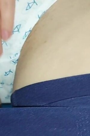 Schoolgirl Shows her Boyfriend what he's going to Eat