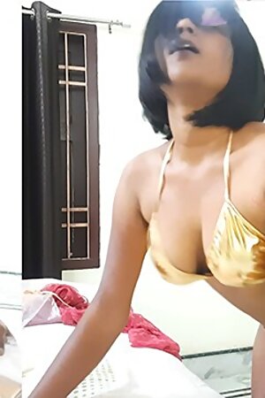 Indian House Wife Fucked by Delivery Boy - Hindi Story