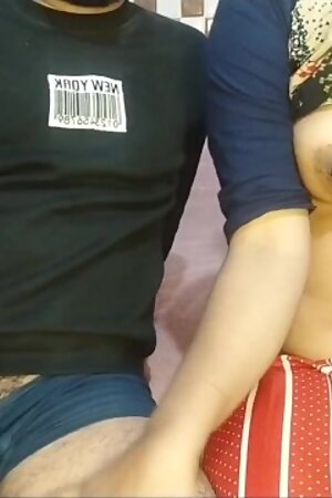 Malkin Ke Ghar Na Hone Par Naukrani Ko Choda
