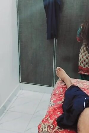 Flashing Dick on Real Pakistani Maid gone Sexual with Dirty Talk in Hindi