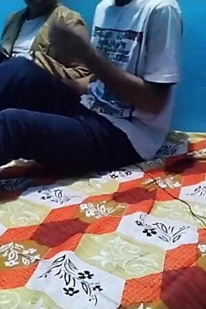 Sexy Hot Indian Aunty she have Big Ass and Big Boobs