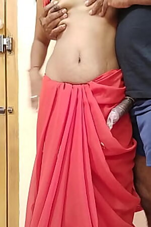 उंगली मेरी योनि में घुसना मेरी चूत के छेद पर अपने लंड
