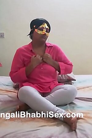 mature desi bhabhi fingering her clean shaved wet indian pussy