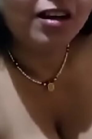 Indian Bhabhi Sucking dick with hindi audio