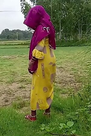 साढुवाईन को खेत मे बुलया और फिर