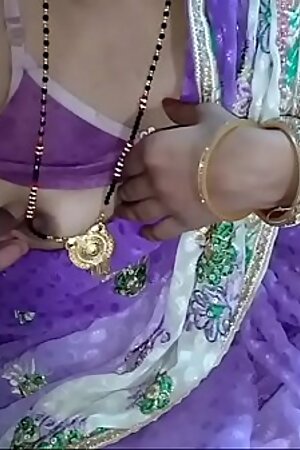पड़ोस वाली भाभी के रूम में जाकर चूचियां दबा दी भाभी ने लपक कर लिया अन्दर
