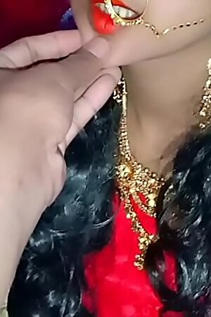 XXX Cute Girl First Time Kissing Honeymoon On Bed