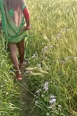 Indian Village Bhabhi Fucking Outdoor Sex In Hindi
