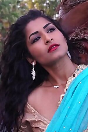 Desi Bhabi Maya Rati In Hindi Song - Maya